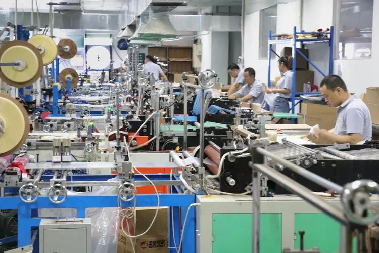 環(huán)保塑料袋定制廠家需要哪些生產(chǎn)設(shè)備 環(huán)保塑料袋定制廠家需要哪些生產(chǎn)設(shè)備(圖1)